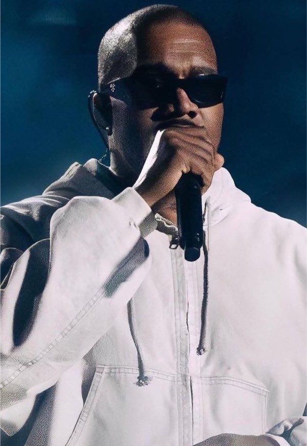 HipHopAllDay's tweet photo. Rappers receiving the most daily streams on Spotify at the end of July 📊

👤 59.1m – Drake
👤 24.7m – Kanye West
👤 20.6m – Future
👤 19.7m – Travis Scott
👤 18.4m – Eminem
👤 16.6m – Kendrick Lamar
👤 15.4m – Don Toliver
👤 14.1m – Nicki Minaj
👤 14.0m – Lil Wayne
👤 12.4m – Lil Baby
👤 11.4m – Doja Cat
👤 11.4m – Juice WRLD
👤 10.9m – Gunna
👤 10.6m – JAŸ-Z
👤 10.1m – Playboi Carti
👤 9.9m – 50 Cent
👤 9.7m – Mac Miller
👤 9.6m – J. Cole
👤 9.6m – 21 Savage
👤 9.3m – NBA Youngboy
👤 9.1m – Young Thug
👤 9.0m – Tyler, The Creator
👤 8.8m – Wiz Khalifa
👤 8.5m – A$AP Rocky
👤 8.5m – Lil Uzi Vert