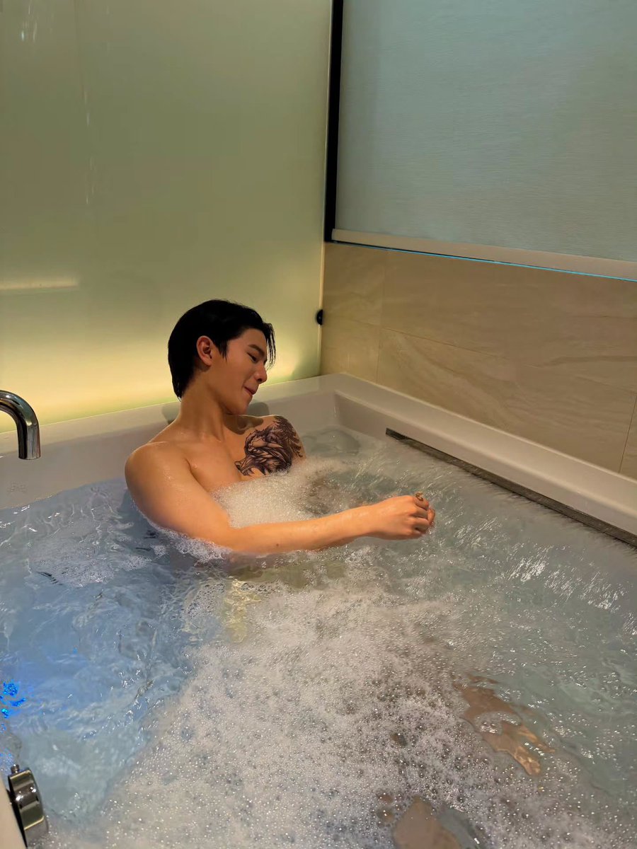 harxeuphoria's tweet photo. williamest romemok from phuwin’s pov 😳🩵

꒰ #williamest #วิลเลี่ยมเอส ꒱ 
#PeachAndMeSeriesFinalEP https://t.co/M76AW3d2qb