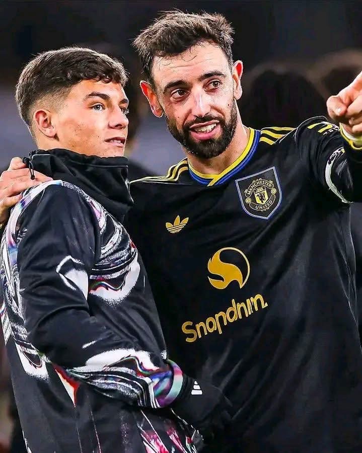 Oluchi_Utd's tweet photo. Premier League Player of the Season and Premier League Young Player of the Season in one picture😊 https://t.co/NLsED3FWSX