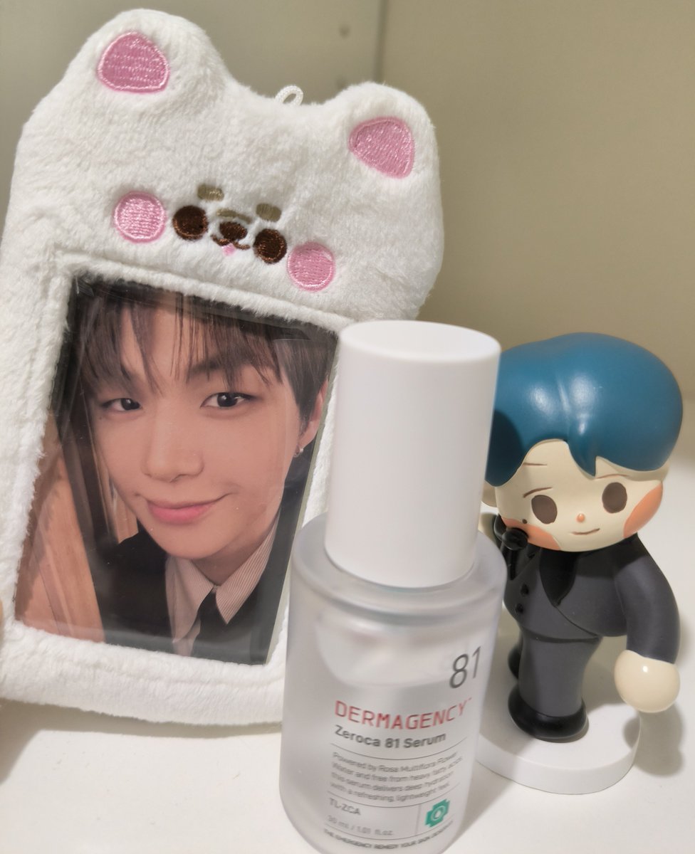 Maebelline1210's tweet photo. Just wanna show off the gifts I received today .. and smile myself to sleep 🥰🥰 https://t.co/CATk87RoZs