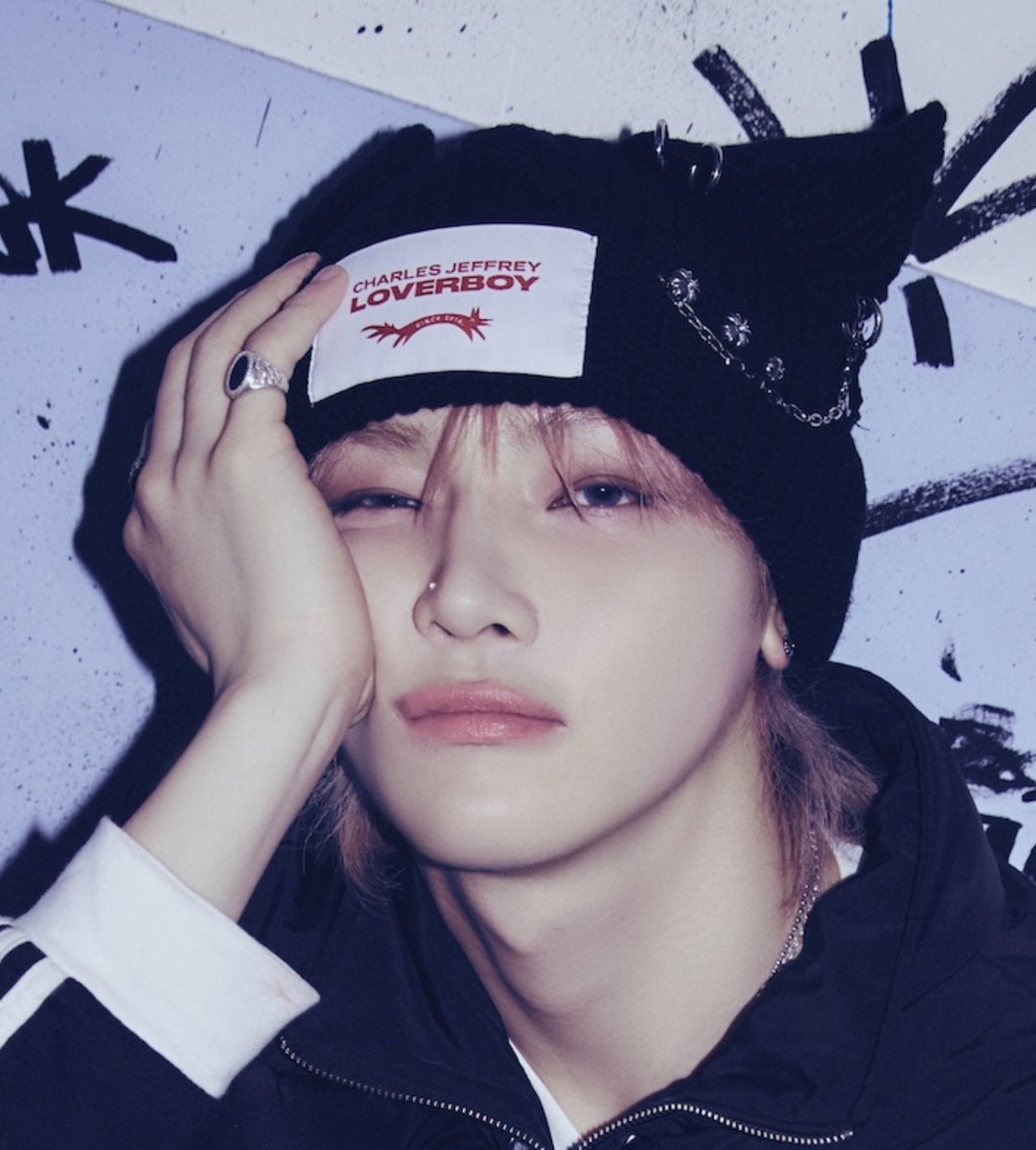 NUandDEOGI's tweet photo. 니코 얼굴피어싱하면 코에 하고 싶다는데 이때 생각난다 https://t.co/WiJdVYhLNG
