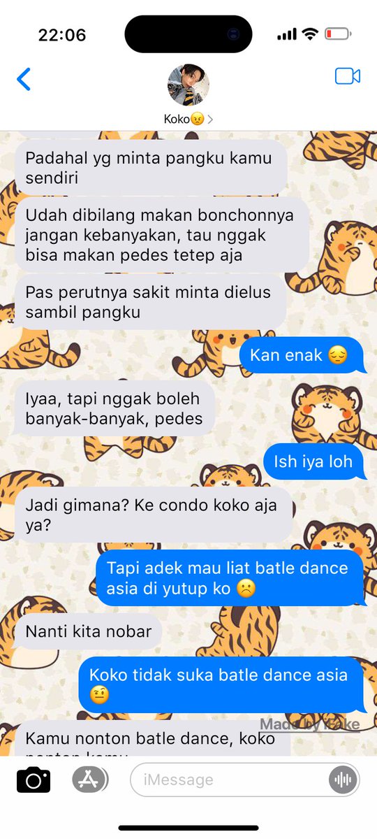 MuhammadTui's tweet photo. #leojob AU sekali kedip
Cuman koko yg ngajak adek pulang, udah sih gitu aja 😠
© M. Tui https://t.co/ygPgEmTxo3