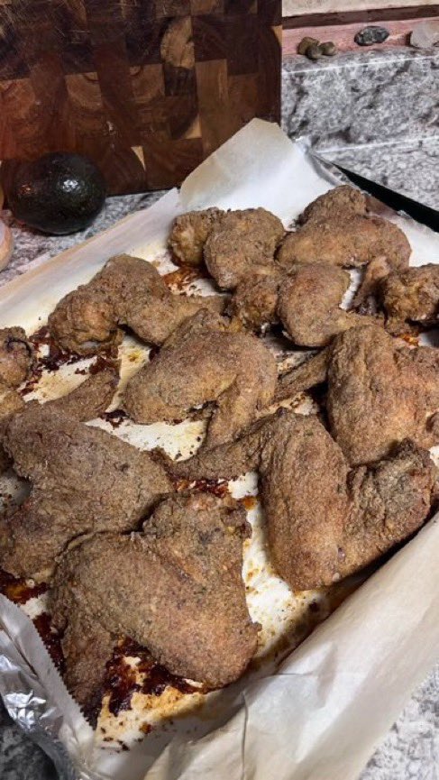 JoySam04's tweet photo. One thing I’m gonna do is fry some chicken in the oven https://t.co/le5UwQiu0g