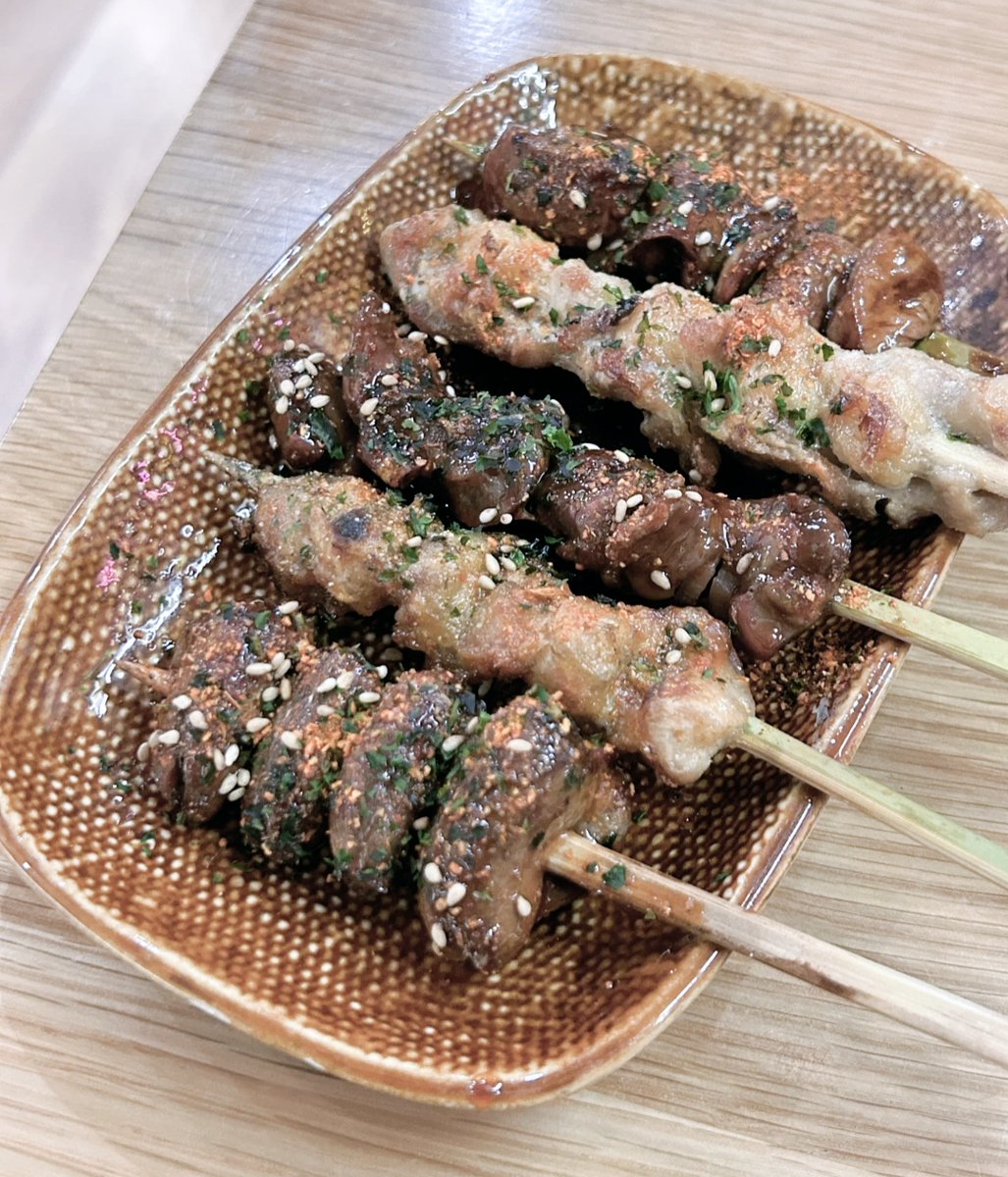 KendallPomelaw's tweet photo. 刚出炉的糖心蛋咬开瞬间，金黄蛋液慢慢淌进白饭，连空气都裹着暖香～， https://t.co/jNKVAJMKKX
