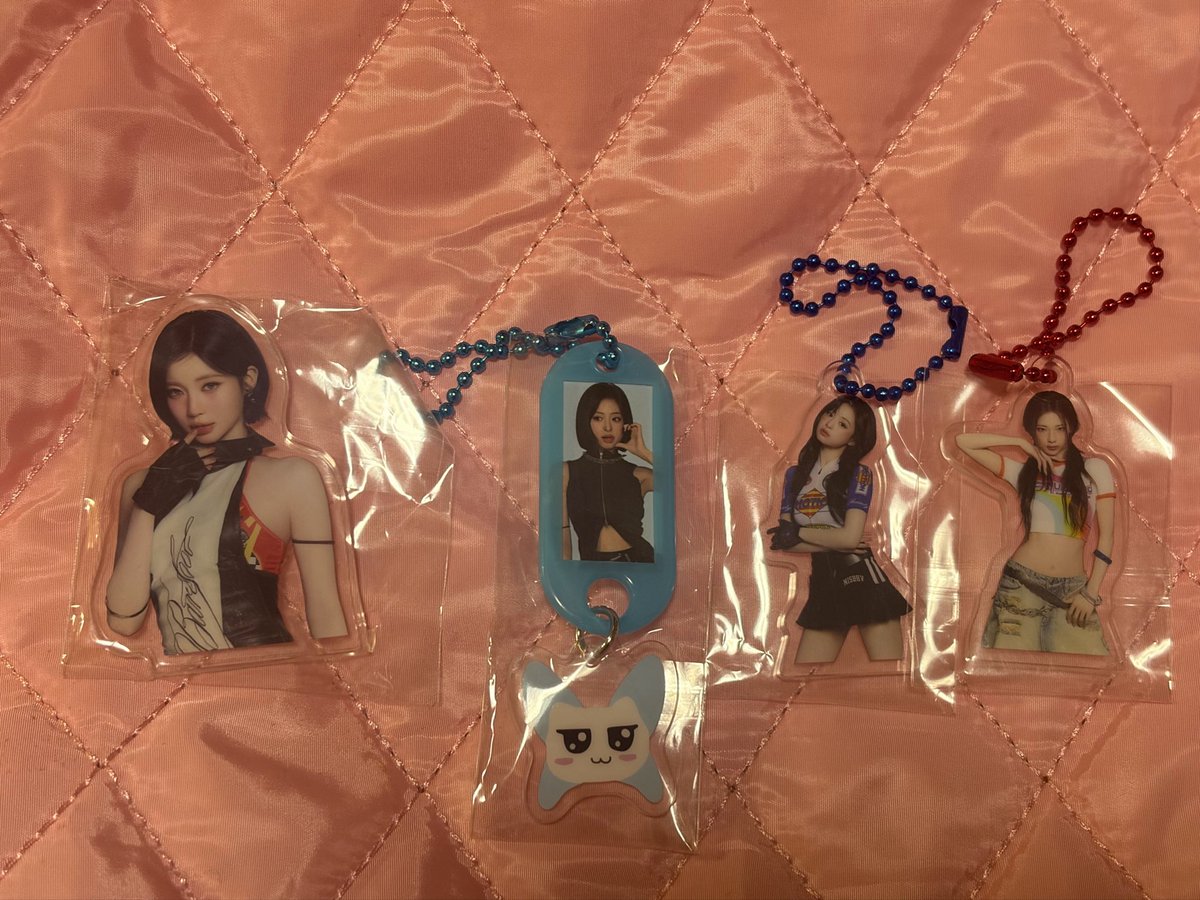 cheon__cy's tweet photo. BABYMONSTER ベビモン 交換 買取

【譲】 ルカ パリタ アサ アヒョン チキタ

【求】ローラ なんでも検討 

郵送または福岡手渡しでのお取引希望です
お気軽にお声掛け下さい(⋆ᴗ͈ˬᴗ͈)”
#ベビモン #ベビモン交換 #babymonster https://t.co/2HYBrGKJuI