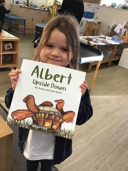 AlbertTortoise's tweet photo. Please keep sharing YOUR terrific #ALBERTthetortoise pictures. Posing now possible with 10 #ALBERT #picturebooks, 3 #BoardBooks & #ActivityBook https://t.co/sGYhBlFUhP
#tortoise #illustrated #bookseries #storytime #earlyreaders https://t.co/zaoDDPoiTY