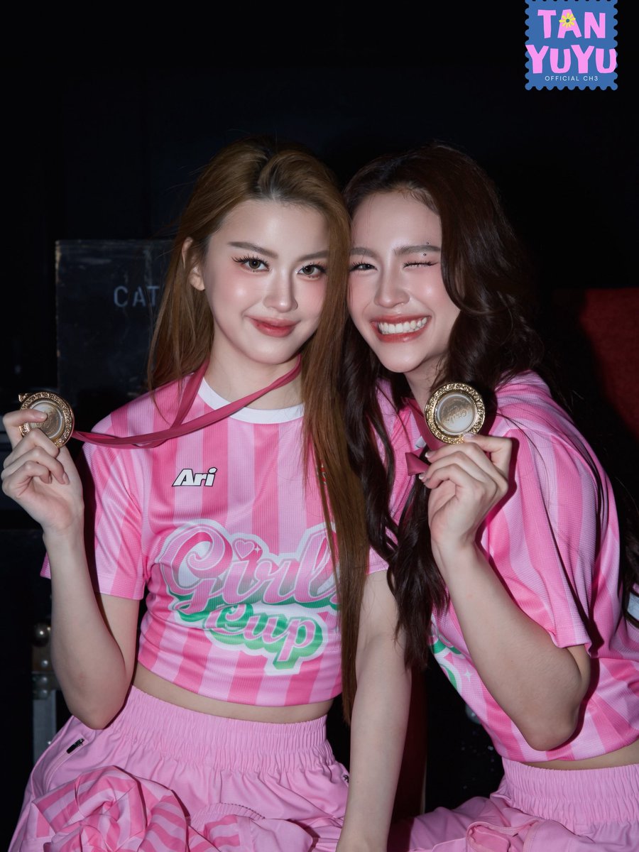 TanYuyu_CH3's tweet photo. ขอบคุณพิ ๆ ทู้กคนเลยนะคะทั้งพิ ๆ นักแสดงพิ ๆ ทีมงานทู้กคน 🏆🤝🏻

และขอบคุณพิ ๆ แฟนคลับทู้กคนนะคะที่มาให้กำลังใจพิแทนพิหยู่ยู้ ทั้งทางหน้างานและทางหน้าจอ ขอบคุณมาก ๆ นะคะ (🩷)

ฝากเอ็นดูพิแทนหยู่ยู้กันไปนาน ๆ นะคะ 🥹

TANYUYU AT GIRLS CUP 2026
#CH3GirlsCup2026
#TanYuyu #แทนหยู่ยู้ https://t.co/eszx9TRWyg