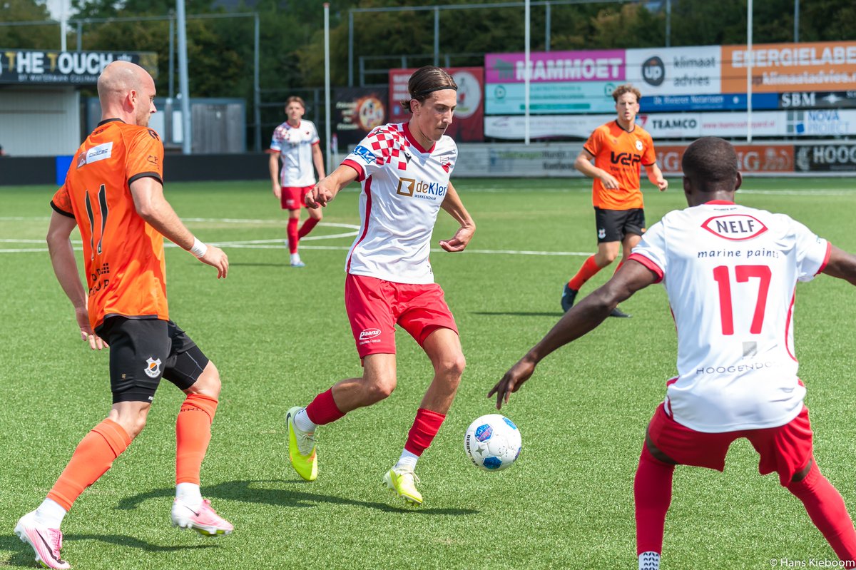 JKieboom's tweet photo. Kozakken Boys de bovenliggende partij tegen Katwijk op de Zwaaier in Werkendam een verdiende 1-0. In de laatste minuten van deel 4 toch een mineur, gaf Kozakken Boys de overwinning weg of steelde Katwijk de overwinning 1-2 ? @KozakkenBoys @Kozsupp @vvkatwijk #kozkat #Kozkat (1) https://t.co/k8t8aNaWUG