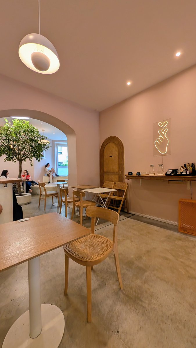 WeirdoWizard's tweet photo. This Berlin cafe instantly took me back to Vietnam.

And their coconut coffee is easily the best I've had outside of Southeast Asia. https://t.co/UxjFshyQTH