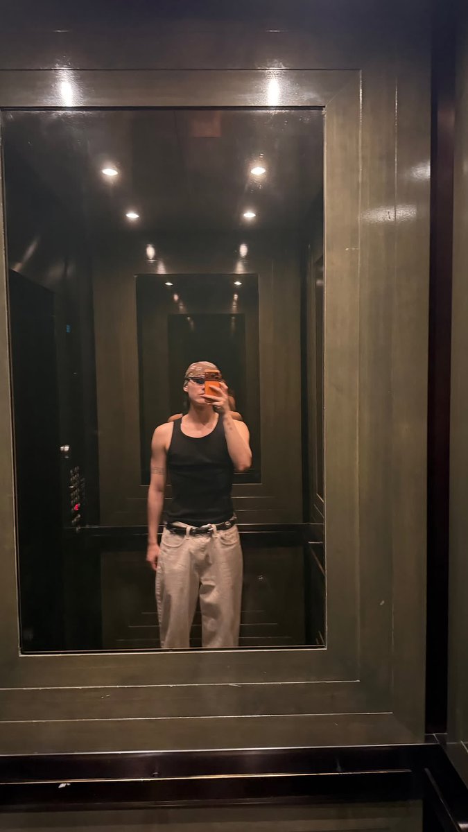 WOODZnote's tweet photo. 260801 story https://t.co/edRM5bGTQP
