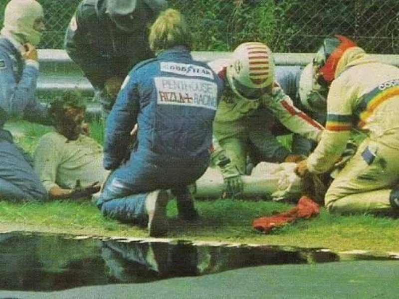 50YearsAgoLive's tweet photo. F1 World Champion Niki Lauda suffers extensive burns in an accident at the German Grand Prix and nearly dies. 

Italian racer Arturo Merzaroo heroically pulls Lauda from the burning vehicle, saving his life. https://t.co/tiujpYQkk0