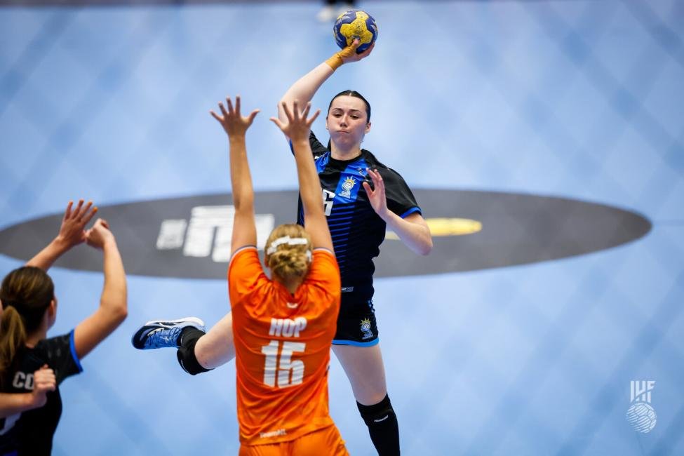 juegargentina's tweet photo. #Handball 🤾🏻 #Sub18 #Romania2026 📷IHF :: 

Juega la #Garrita cerrando la primera fase del Mundial Juvenil ⚔️ #JuegaArgentina 

:: Grupo D - Fecha 3 :: 
12:30hs 🇦🇷 Argentina vs Montenegro 🇲🇪 

💻Usar VPN de Rumania Op 1 y 3, Op 2 de Hungría 🙄 
👉En VIVO https://t.co/X2d4Hbr7nI https://t.co/5jaDm7GNV1