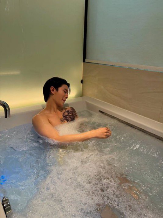 arischgf's tweet photo. a man and his twink 

#williamest https://t.co/nd27TyX0uv