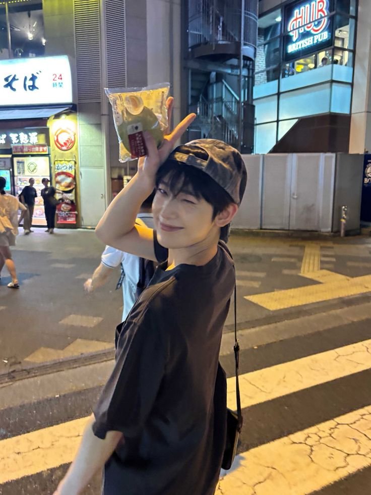 engenesoul7's tweet photo. ENGENEs, let's join this trend!💖

• My Enhypen member 
• My Enhypen friend 
• My Enhypen bf
• My Enhypen crush 

(Anyone who sees my post can join 💕)

ENHYPEN ARE NOT MACHINES
#BELIFT_Prioritize_Artists_Health
#Boycott_HYBE_For_Exploitation https://t.co/bdT8GOEwUF