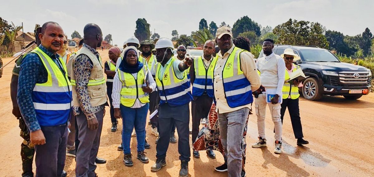 HonKyeyune's tweet photo. I joined the Minister of Works and Transport, @HonByamukama to inspect the progress of the Masaka–Kyotera–Mutukula Road project today.

With physical progress standing at only 23%, the pace of work remains unsatisfactory and below Government’s expectations. Hon. Byamukama expressed concern over the slow progress and issued a firm directive to the contractor to commence tarmacking within the next 90 days while accelerating all outstanding works.

Government already committed and approved UGX 629 billion for the implementation of this project for a period of 2024–2028 programme. The contractor must now match this commitment with tangible progress on the ground. We will continue to closely monitor the works to ensure timely delivery of this critical road, which is essential for trade, regional connectivity, and the socio-economic transformation of our people.