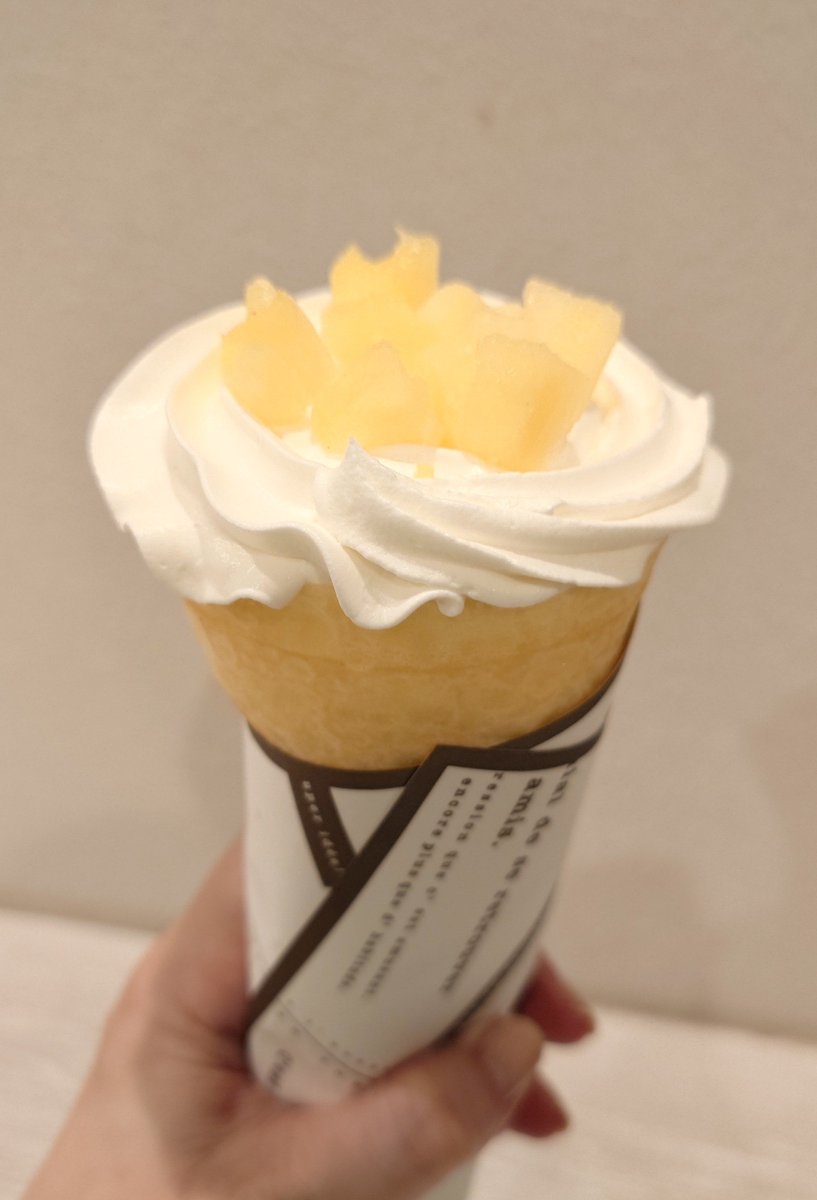 king1714's tweet photo. 今日のおやつ

増子さんがMCで31のダイキュリーアイスの話するので、アイス食べようかと思ったけど、クレープ食べちゃった https://t.co/HaURVdpoeZ