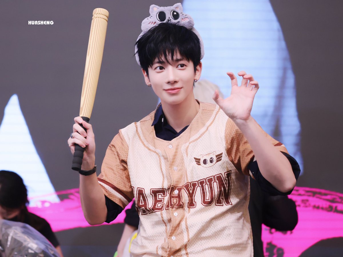 HUASHENG_TH0205's tweet photo. 260801

Black hair

🐱⚾️

#태현 #TAEHYUN #テヒョン 
#TXT #투바투 #투모로우바이투게더 #TOMORROW_X_TOGETHER https://t.co/RDO9HSzg26