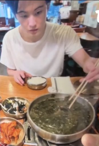 onyourhokepeep's tweet photo. (ไม่)แอบแส้บทุกรูป เอนจอยอีทติ้งมากกกเพราะเป็นลูกหมูหม่ำๆ https://t.co/NchCJ6fLGl