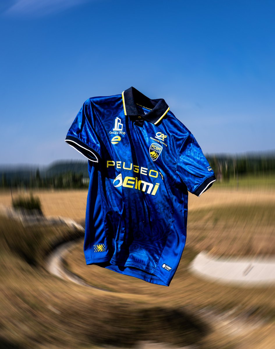 FCSM_officiel's tweet photo. 🕰️🦁 𝑵𝒐𝒕𝒓𝒆 𝒕𝒆𝒓𝒓𝒊𝒕𝒐𝒊𝒓𝒆 𝒗𝒐𝒚𝒂𝒈𝒆 𝒂𝒗𝒆𝒄 𝒏𝒐𝒖𝒔.

Notre nouveau maillot extérieur 26/27, signé @ELDERAOFFICIEL, est disponible dès maintenant.

🔗 https://t.co/SRw4vl3z95 https://t.co/Zn1R3fql35