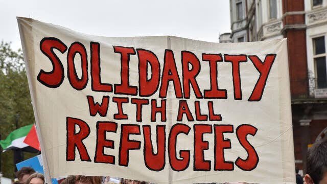 barryvj171's tweet photo. @Dreetje8400 Free welfare and housing for all ! https://t.co/bMWtA5v3ZE