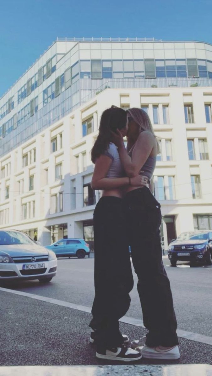 SapphicChaosX's tweet photo. #wlw https://t.co/otdE6Mxzhp