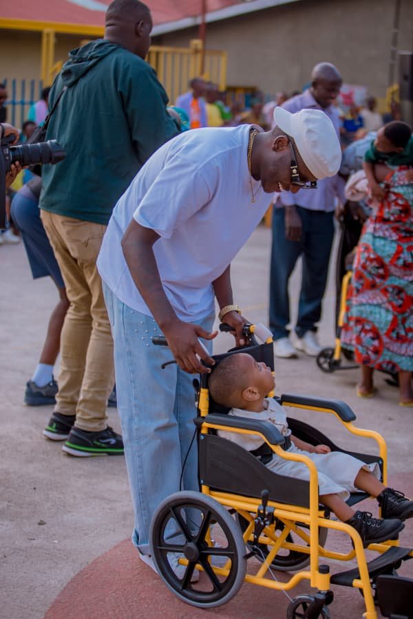 uphls's tweet photo. Together with @RubavuDistrict , @unicefrw , @EAPRwanda , @MTNRwanda , @BPRbankrw , and Rwandan artists, we visited children with disabilities at @UbumweCommunity . It was a meaningful moment of inclusion, joy, and solidarity, reaffirming our commitment to ensuring every child is seen, valued, and empowered. 💙♿ #DisabilityInclusion #LeaveNoOneBehind