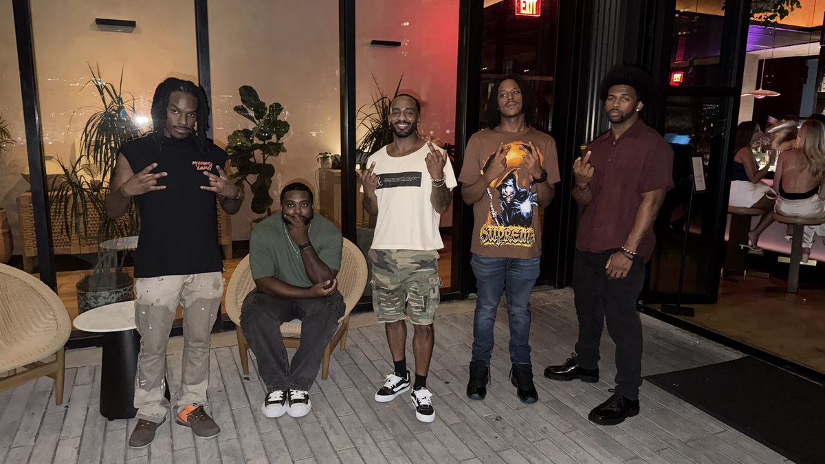 ogtrevon_'s tweet photo. 10+ years of friendship! 
thank y’all for sending me off the right way
Love 4L♾️🤍 https://t.co/jPN824bFz8