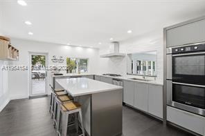 claudefla01's tweet photo. $3,79M Beautiful two-story pool home in Sans Souci Estate https://t.co/HTJ20DJaAE https://t.co/BVuFHSUbbu