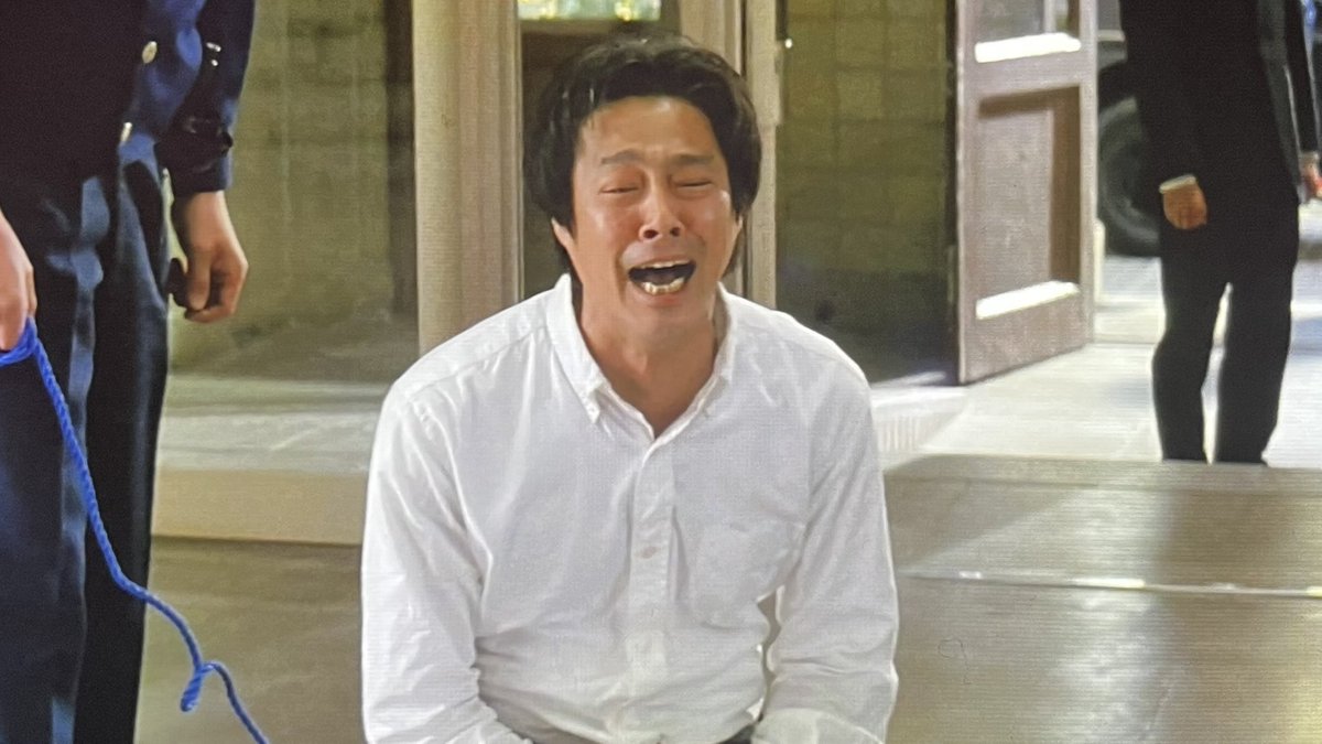 usagi_no_kimi's tweet photo. 三谷さんが、以前「容疑者Xの献身」の犯人役を東野圭吾先生にオファーされていたことがあるってテレビで話してて、原作を読んだら絶対無理だと思って断ったと。断ってくれて本当にありがとうございます！！おかげさまで、日本映画史に残る名シーンになりました😂
#容疑者Xの献身 https://t.co/82zxhF9WE6