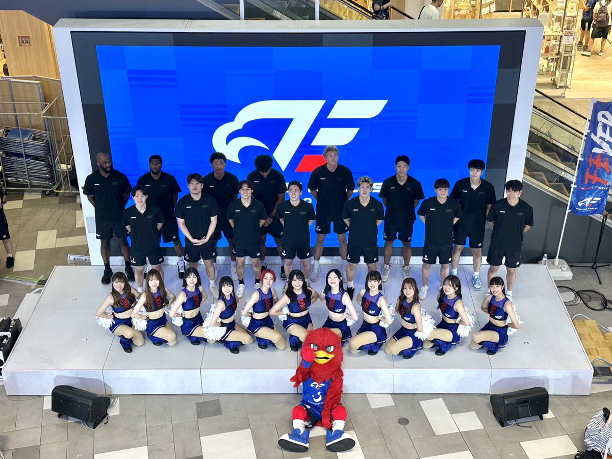 ryotoro718's tweet photo. 2026.08.01

2026-27シーズン TIP OFFイベント
in ららぽーと名古屋みなとアクルス

髪まきまきで好きビジュすぎるHanaさん補給できて最高でした、そして新ユニフォーム似合いすぎます

#FE名古屋 #FECLAW #Bチア https://t.co/Hvli9ckjMz