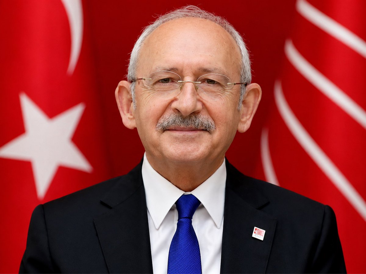 MDRaporlar's tweet photo. 🏹 Kemal Kılıçdaroğlu Cumhurbaşkanı adayı olursa, kendisine oy verme ihtimaliniz nedir?

ℹ️ Yüzdesel dilimde ve sebebiyle birlikte belirtmenizi rica ederiz. https://t.co/HW7YoX1V8p