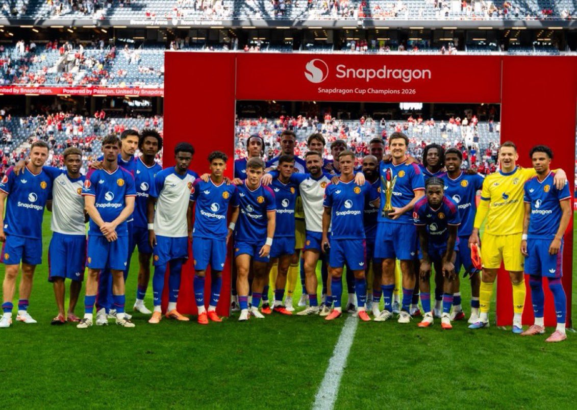 UTDKobi's tweet photo. Snapdragon cup ✅ 
Premier League ⏳
Champions League ⏳
FA Cup ⏳
Carabao ⏳

1/5 https://t.co/UFO6HjowNu