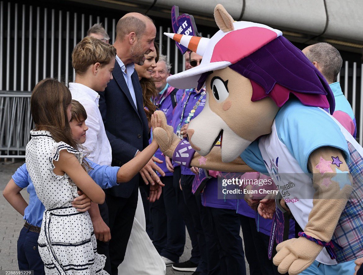 Whisperscrown's tweet photo. It’s always a joy to see the Wales family together. ❤️

The Prince and Princess of Wales, joined by Prince George, Princess Charlotte, and Prince Louis, attended the Commonwealth Games in Glasgow today.

The children have grown so much, and it’s wonderful to see them supporting such an important event alongside their parents. 👑💚

Who do you think has changed the most over the years?

#PrincessCatherine #PrinceWilliam #PrinceGeorge #PrincessCharlotte #PrinceLouis #CommonwealthGames #RoyalFamily #Glasgow2026 #BritishRoyalFamily #PrincessOfWales #PrinceOfWales