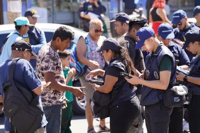 Red__Accion's tweet photo. Expulsiones exprés: alerta migrante ante el DNU 681

https://t.co/KqjS1m81E3 https://t.co/uq1KKV1ymu