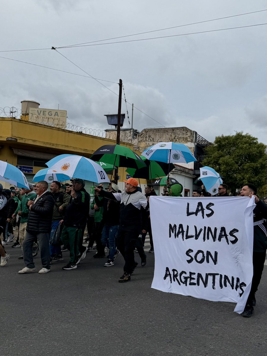 caroankia's tweet photo. Y ahora también, en cada cancha: “Las Malvinas son Argentinas”. https://t.co/ZNhqtz1yJI