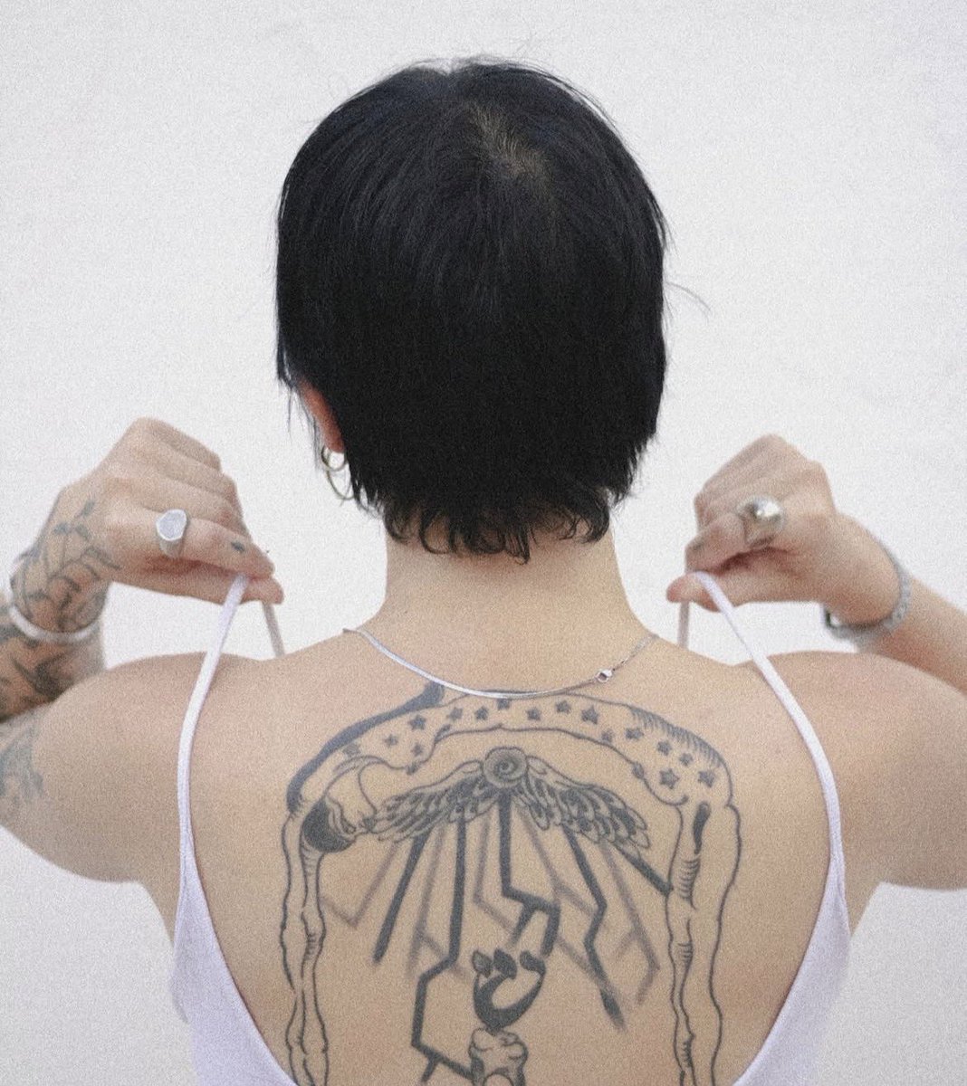 arqueologios's tweet photo. amo a minha tatuagem grandona da nuit https://t.co/FCXr17XKAR
