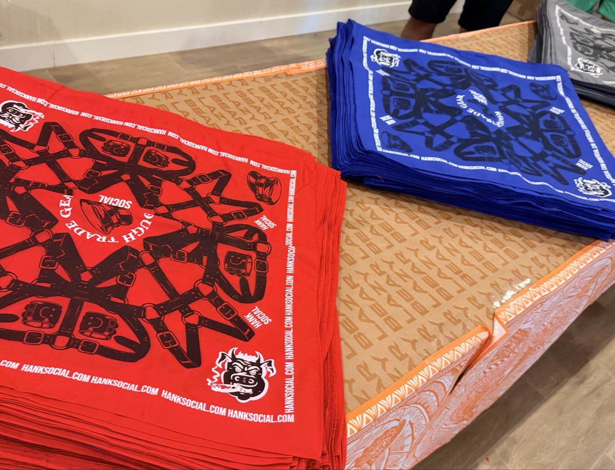 Hank_Social's tweet photo. Our giveaways at Lazy Bear! 
Thanks to @roughtradegear ❤️ https://t.co/GY7quC50cK