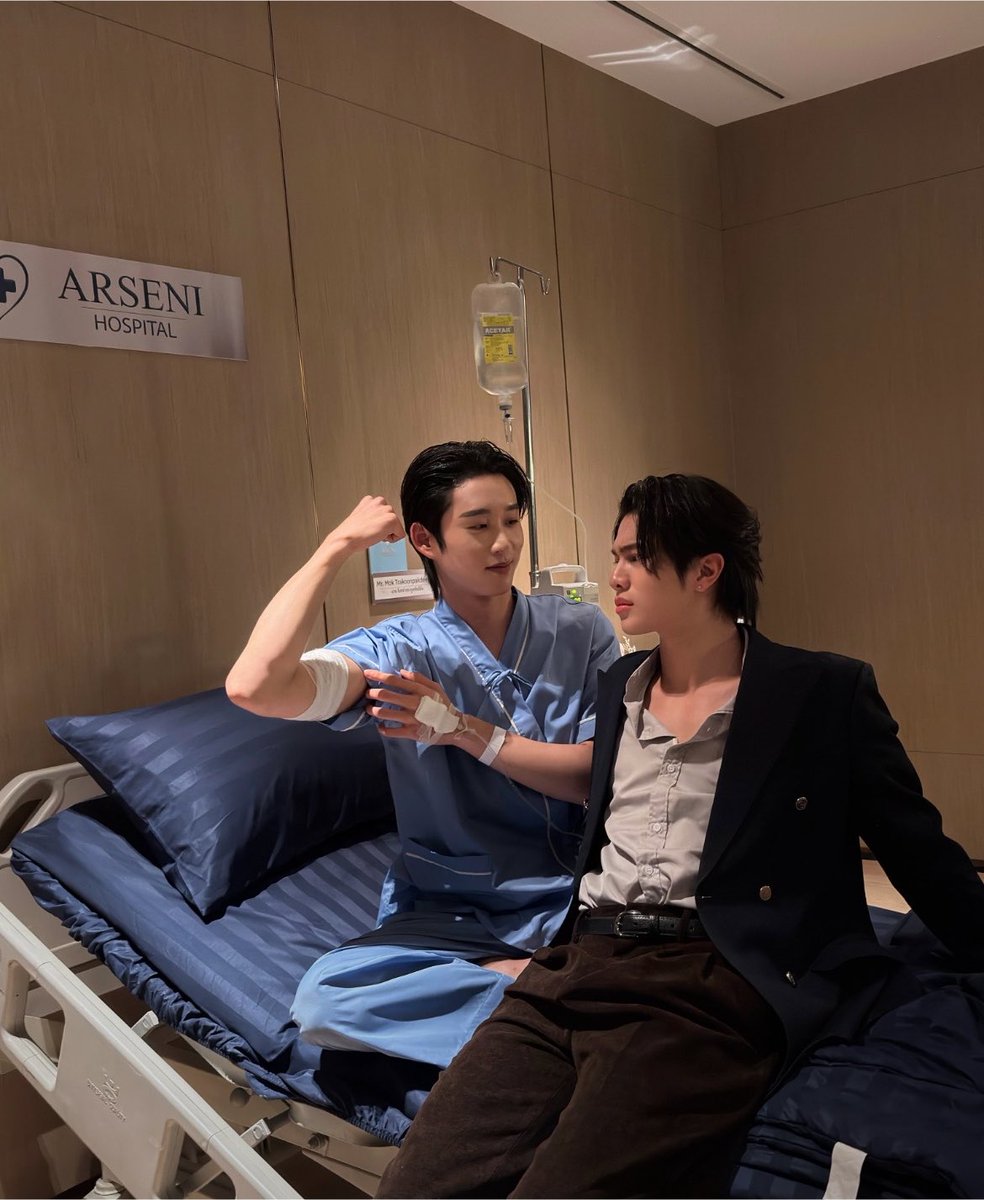 jwillestt's tweet photo. EST SUPHA 😭😭😭😭😭 always so happy to shared series with his special and lovely partner 😭❤️‍🩹

🦈: I’m happy I got to be Mok. Having William come in as Rome completed everything and made it all feel perfect.

#WilliamEst #PeachAndMeSeriesFinalEp https://t.co/23caS7tWNf