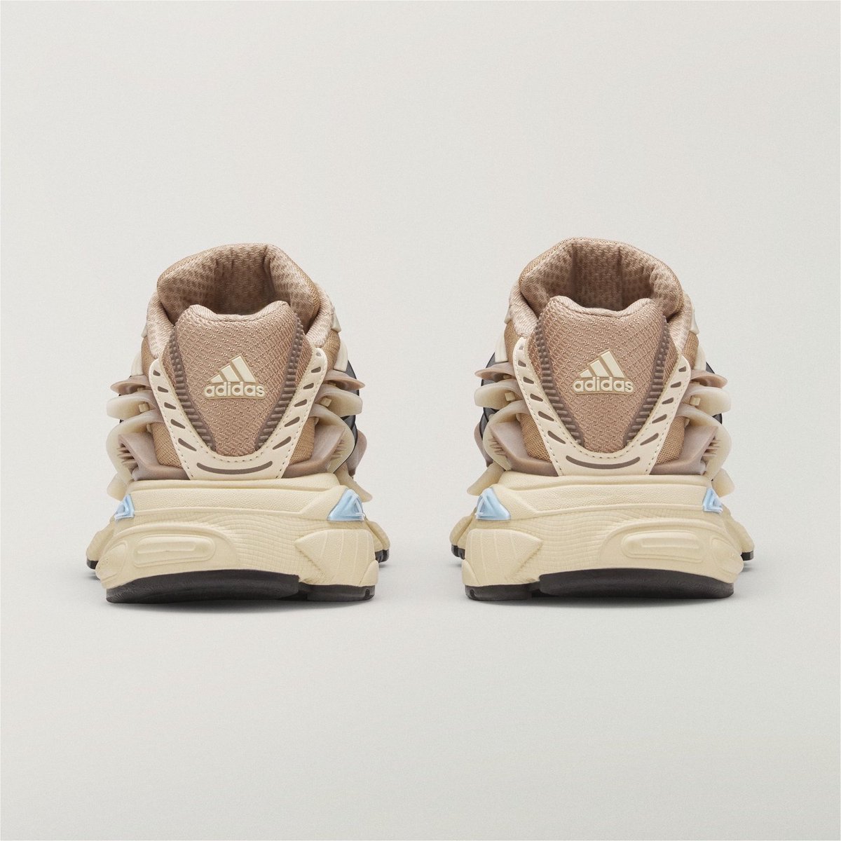Ovrnundr's tweet photo. Pharrell x adidas Adistar Jellyfish
“Crystal Sand” 

OFFICIAL IMAGES

• $300
• September 2026 https://t.co/pLGICOEffz
