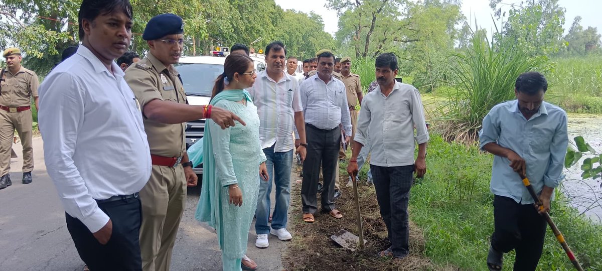 dmbijnor's tweet photo. आज 01 अगस्त, 2026 को श्रावण मास कांवड़ यात्रा-2026 को स��ुशल, सुरक्षित एवं सुगमता के साथ सम्पन्न कराने के उद्देश्य से जनपद के विभिन्न कांवड़ ��ार्गों का निरीक्षण कर श्रद्धालुओं के सुरक्षित आवागमन के लिए की गई व्यवस्थाओं का जायज़ा लिया। https://t.co/TxT9M7Oh61