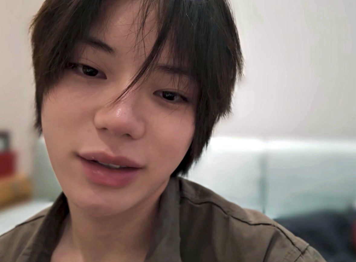 rulhyul's tweet photo. se-indonesia, satu muka bumi, satu planet HARUS TAU!!! kalau diatas KATA CANTIK ADA YG LEBIH CANTIK YAITU NYUL!!! BAHKAN SELURUH KATA UDAH GABISA MENGGAMBARKAN BETAPA DAHSYATNYA KECANTIKAN NYUL?!?! DOKTER!!! SUSTER!!! TOLONG!!! SESAK NAFAS LIHAT MAMAH NYUL CANTIK… https://t.co/NvXlhCmcGp
