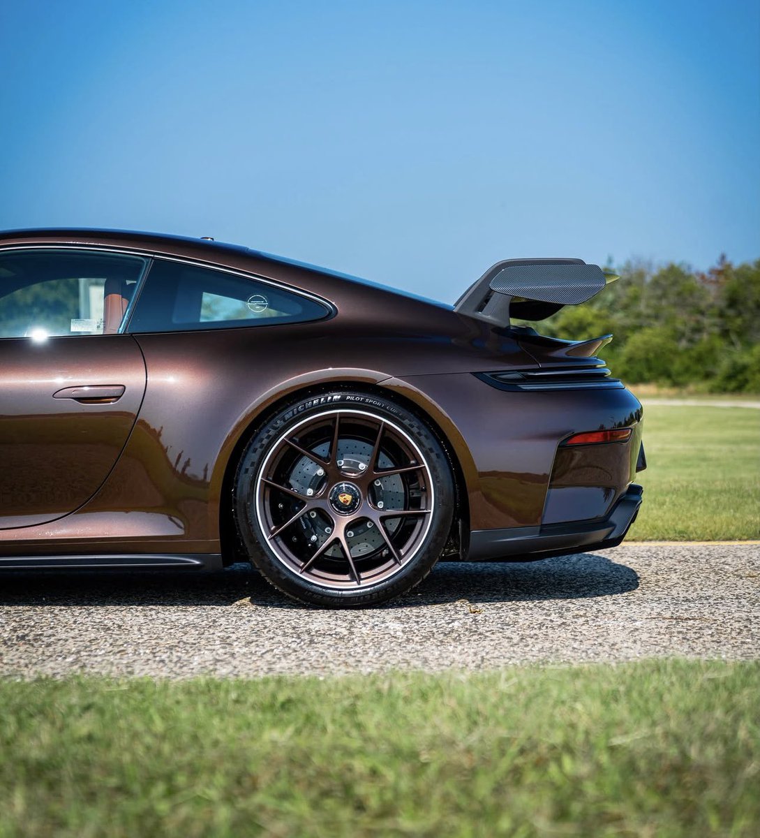 PorscheCIub's tweet photo. Paint-to-Sample Macadamia Metallic 992 GT3 https://t.co/QAtoBUJu26