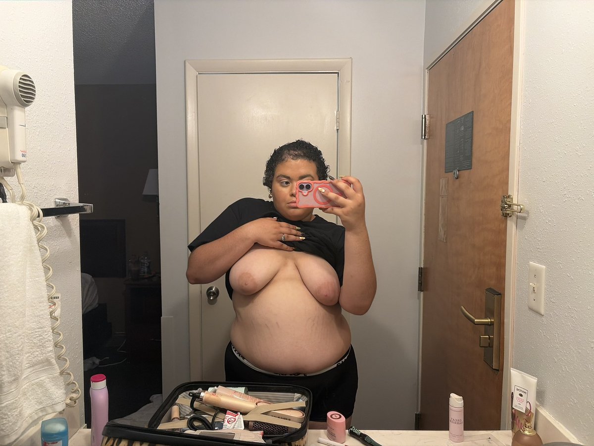 landrebugss's tweet photo. #nsfwtwt

☆ she her
★ jillian
☆ bicurious
★ native
☆ 18 (08)
★ stoner, gamer, gooner
☆ extreme hard kinks
★ subby sub
☆ dms open for pervs !!
🔞 MDNI https://t.co/7JZIwhLTtr