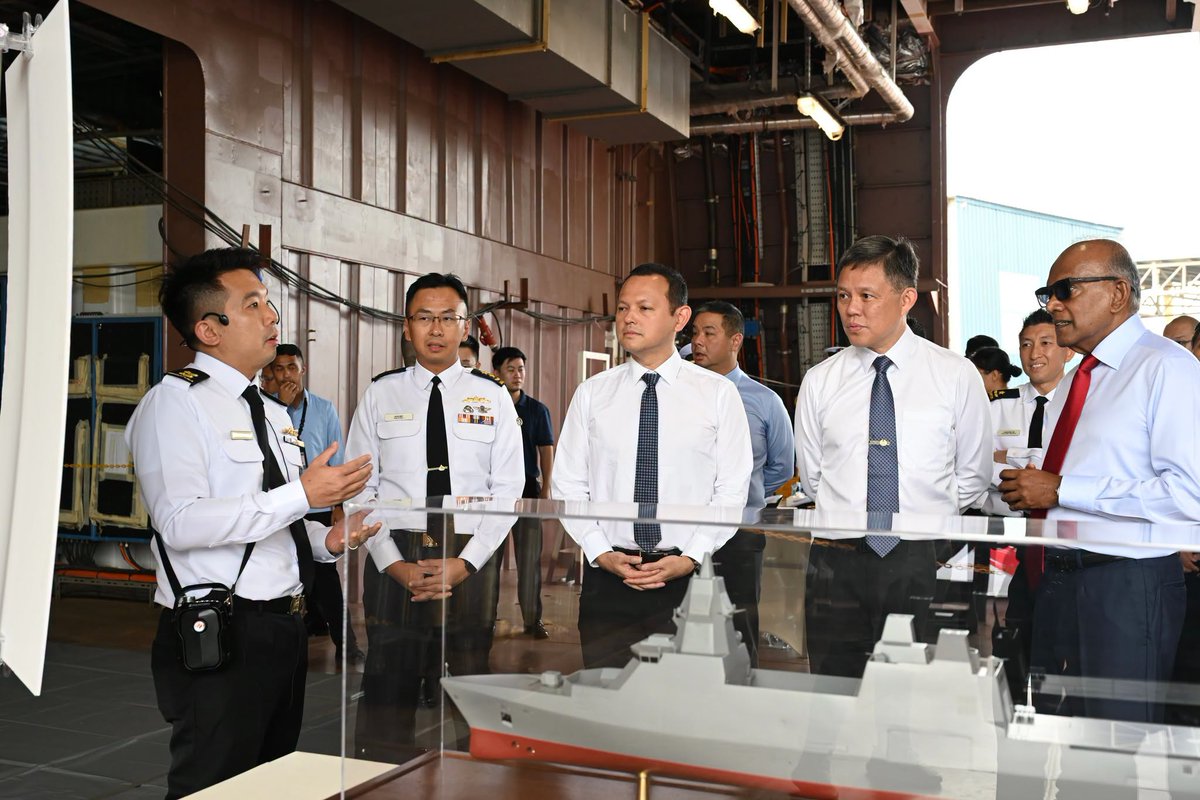 aag_th's tweet photo. 🇸🇬⚓️AAG_th บันทึกประจำวัน: สิงคโปร์ทำพิธีปล่อยเรือรบอเนกประสงค์ชั้น Victory #MRCV ลำที่สอง RSS Valour
https://t.co/Te7BuWMtkK
#Singapore #Navy @mindefsg #RSN @Saab OMT @MBDAGroup @Leonardo_live @RAFAELdefense #Frigate #Warship https://t.co/RJHKO3cLOm