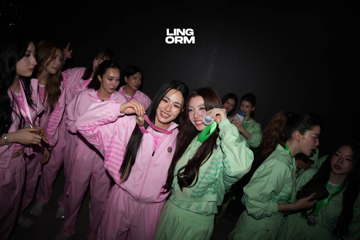 LingOrmCH3's tweet photo. ผู้คนหลากหลาย But baby you look so shine 🩷💚

LINGORM CH3 SPORT DAY 2026 
#CH3GirlsCup2026 
#หลิงออม‌ #LingOrm https://t.co/psJkFjQkKV