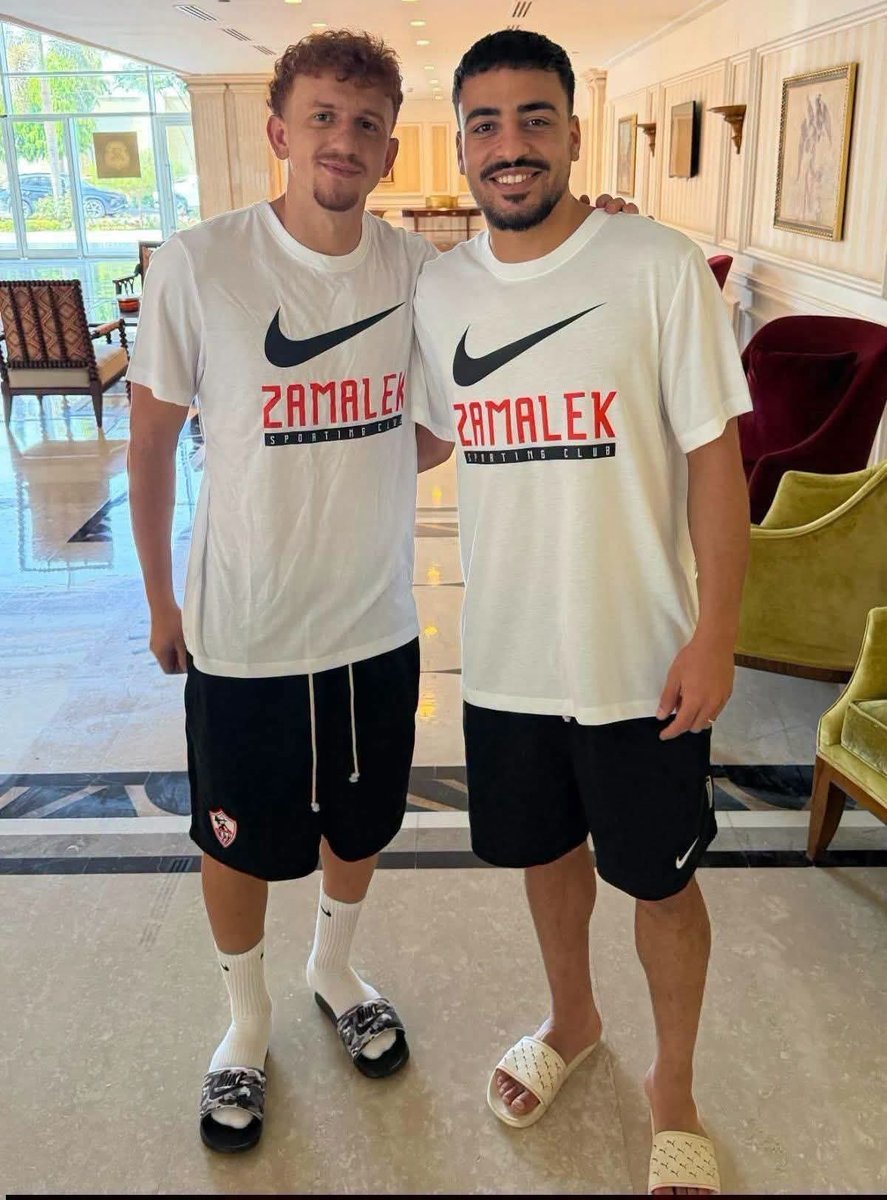 7aaamdy's tweet photo. اخيرا الزمالك بدء معسكر الاعداد زي باقي فرق العالم 
بعد ما اتاخرنا لأسبوعين كاملين بسبب عند المدير الرياضي مع اداره النادي

اللعيبة الي كان جون ادوار بيتخانق علشانهم نزلوا التمرين تاني يوم هو مشي فيه من النادي ودا أكبر دليل ان قصة المستحقات والمدير الفني مكنتش هي السبب الرئيسي في الخلاف

أفضل حاجه حصلت في الزمالك الموسم الي فات هي تعيين جون ادوارد مدير رياضي علشان ادارته وجماهيره تكتشف بان بشوية نظام وترتيب ممكن تكسب بطولات حتي وانت صارف أقل من المنافسين 

وأفضل حاجه حصلت الموسم دا هو رحيل جون إدوارد
لان مينفعش موظف يشوف نفسه اكبر من النادي ويصر علي انه يمشي كلامه علي ادارته حتي لو كلامه هيضر النادي 

و طالما العلاقة وصلت للمرحلة دي يبقي كان لازم تنهي 
لان مفيش نجاح هييجي من ورا شغل بالشكل دا