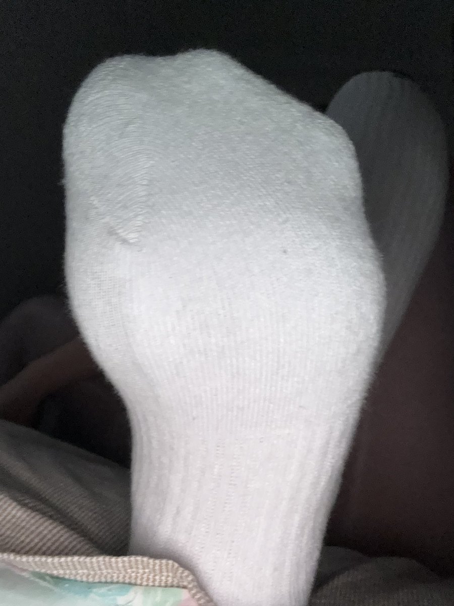 eventuallyy4u's tweet photo. 对啊，你就是一条傻逼贱狗😋，光是盯着初中男孩的脚底都忍不住想排废物狗精，不过无脑贱畜的捣脑费用自然要向你融化的大脑一样统统流进祖宗的钱包💰呢🏧🧠🖕 #男初 #小孩爹 #白袜 #粗口 #羞辱 #恶堕 #atm奴 #atm #贡奴 #傻逼 #无脑 #贡瘾 #吐钱 #无脑 #gooner #恋足 #dom https://t.co/V99ayPuhsm