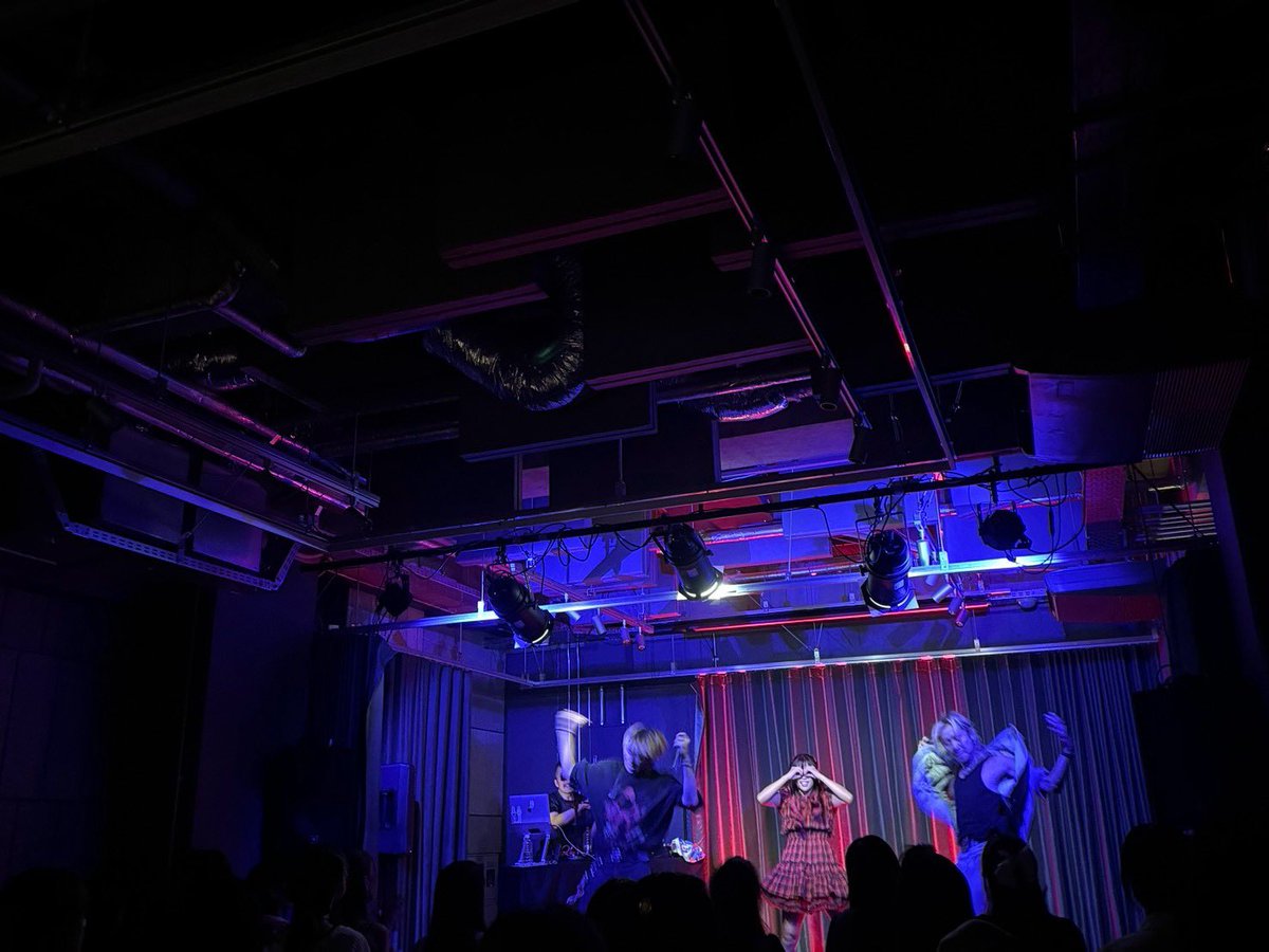 BETRAYAL1002222's tweet photo. 8月1発目ライブスタートは
主催定期ライブでした！🎙️

ゲストは"YUUGA"でした！👏
コラボタイムも盛り上がって満員御礼
最高なスタートになりました！🔥

駆け付けてくれた皆様、配信を見てくれた皆様もありがとうございました！！

またお会いしましょう！☺︎

#BETRAYAL
#YUUGA https://t.co/weIssLWfqp