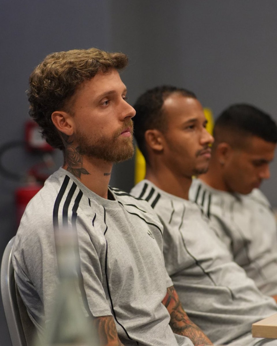 FURIA's tweet photo. Tá chegando a hora!
Preleção feita para a #FURIAFC entrar em quadra pelo Final Four da #KingsWorldCupClubs!
#KingsLeague https://t.co/NkgKoBeXHH