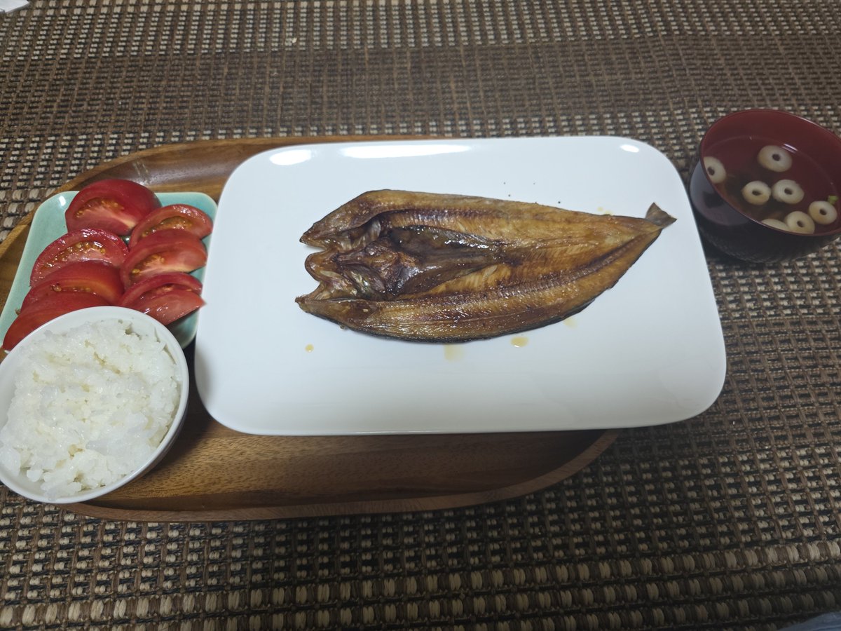 ArrowSSter2's tweet photo. 夕飯ニダ〜 https://t.co/gtCYMgElnt
